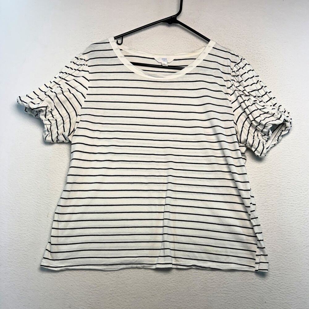 Preppy women’s L 12-14 White/Black Striped Ruffle Short Sleeve Tee classic basic